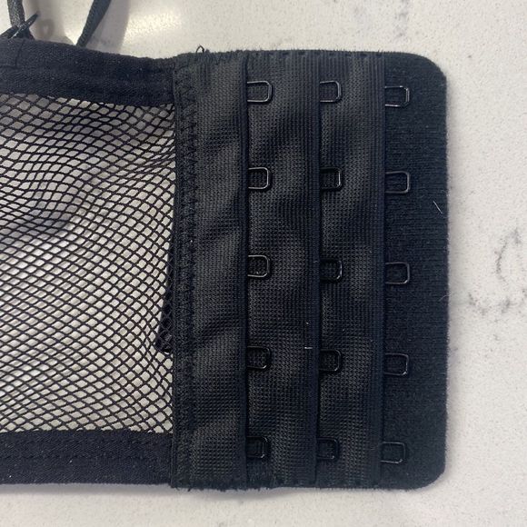 BALANCED TECH COLOUR BLOCKED SWIM TOP/sport bra. Sz MED. BNWOT - Picture 8 of 11